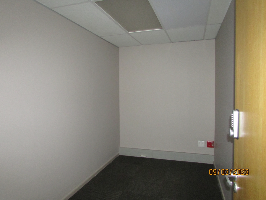 To Let commercial Property for Rent in Okennedyville Western Cape